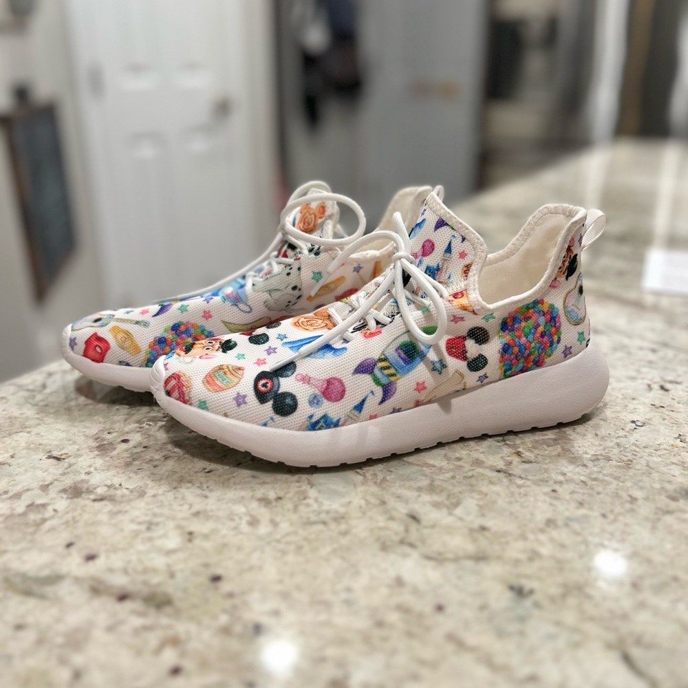 Size 7 Disney sneaker